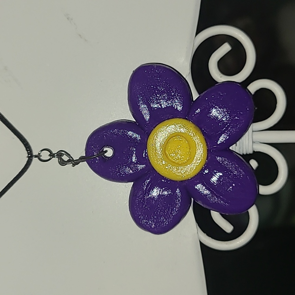 ✨️4/$10✨️Hand made Polymer Clay Flower Necklace